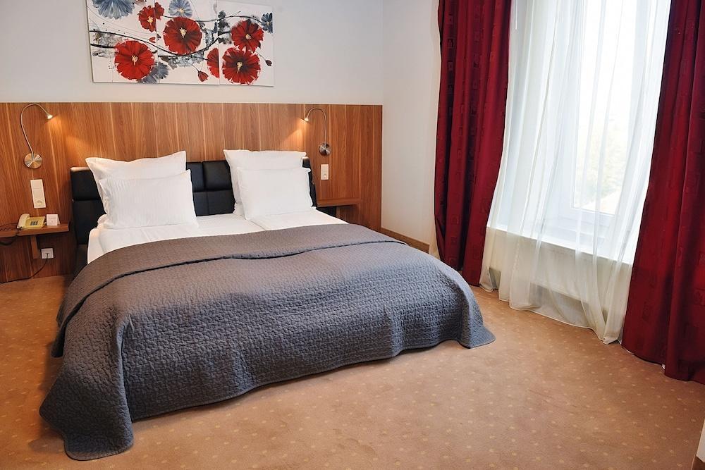 Hotel President Αράντ Εξωτερικό φωτογραφία