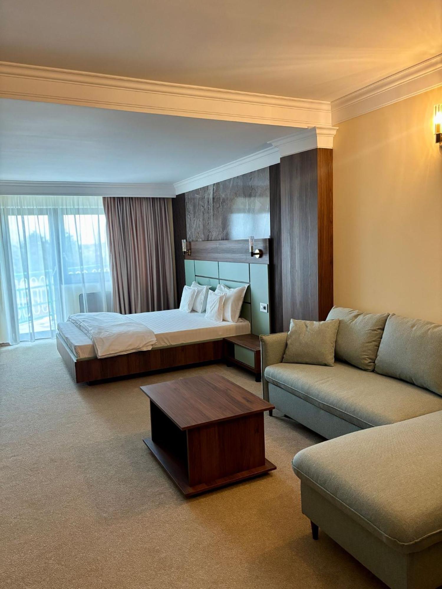 Hotel President Αράντ Εξωτερικό φωτογραφία