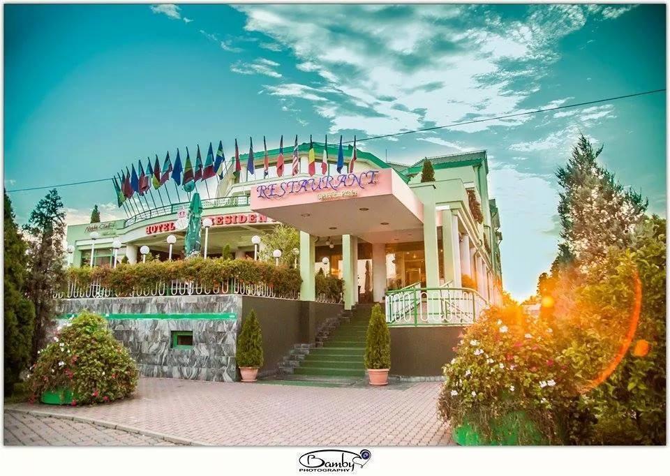 Hotel President Αράντ Εξωτερικό φωτογραφία