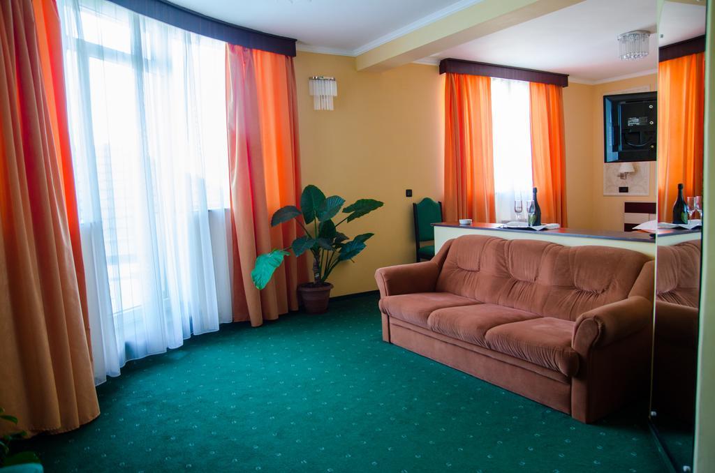 Hotel President Αράντ Εξωτερικό φωτογραφία