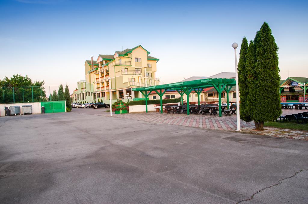Hotel President Αράντ Εξωτερικό φωτογραφία